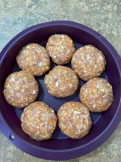 Сочные котлеты в духовке - Шаг 1