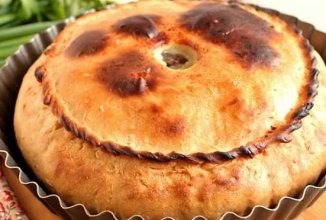 Пирог с курицей и картофелем.