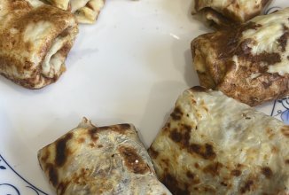 Кабачковые блинчики со сметанным соусом