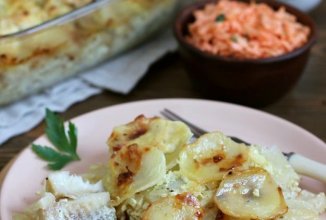 Минтай с картошкой в сметане в духовке 🐠