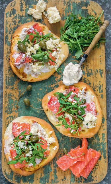 Пиццетты с лососем и сметаной 🍕 - Шаг 1