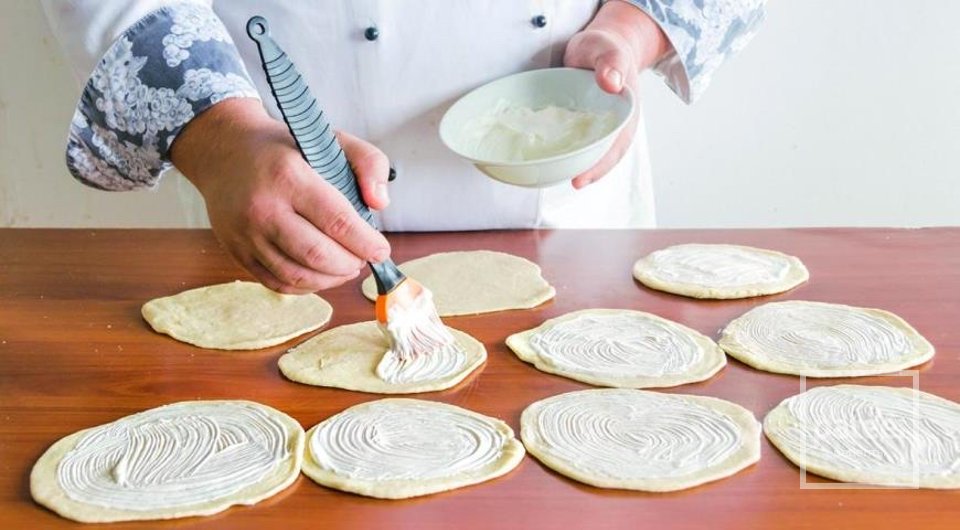 Пиццетты с лососем и сметаной 🍕 - Шаг 5