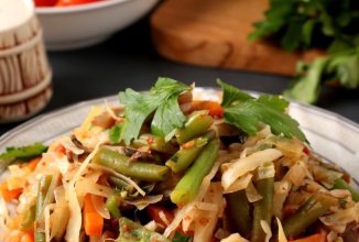 Тушёная капуста с грибами и стручковой фасолью 🥬