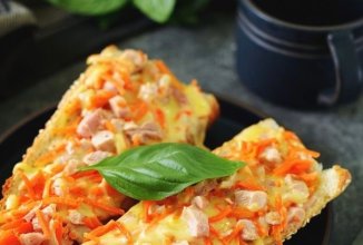 Бутерброды с курицей и корейской морковью в микроволновке 🥪