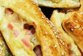 «Кармашки» с колбасой и сыром 👍🏼