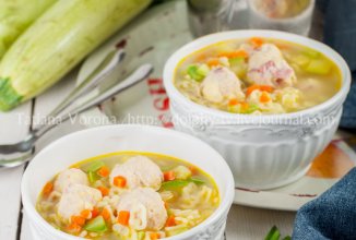 Летний суп с кабачками и фрикадельками 🍲