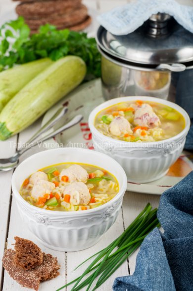 Летний суп с кабачками и фрикадельками 🍲