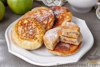 Оладьи с яблоком и корицей