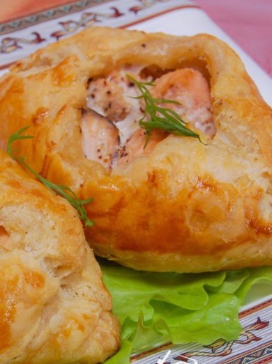 Расстегаи из слоеного теста с горбушей 🥧 - Шаг 1