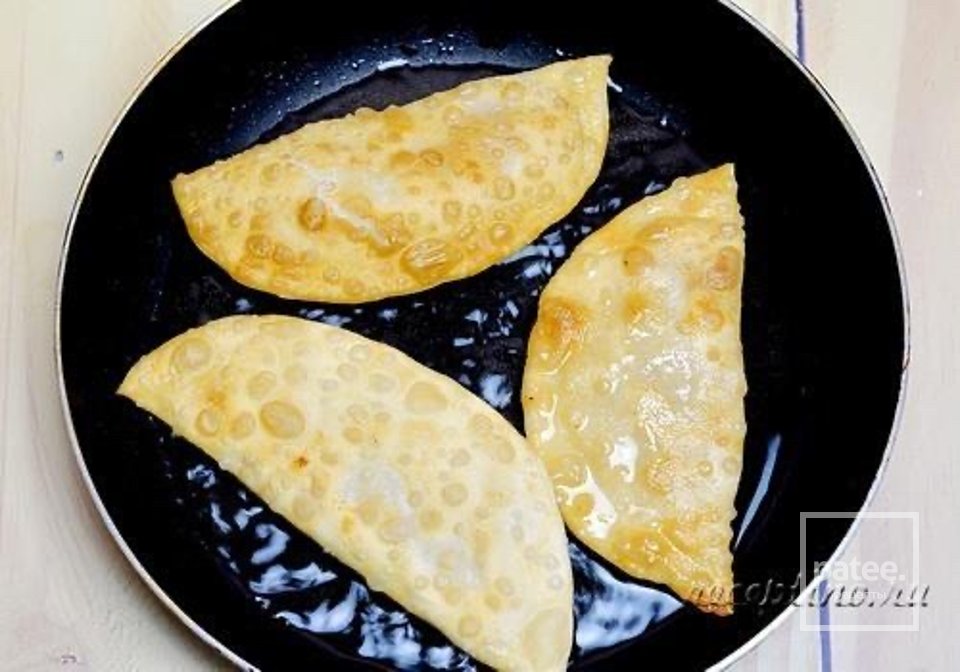 Чебуреки с картофелем 👍🏼 - Шаг 15