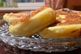 Сырники с домашним сыром и творогом.