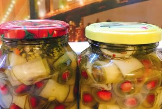 Маринованные огуречные рулетики