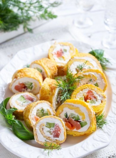 Яичные блинчики с красной рыбой 👍🏼 - Шаг 8