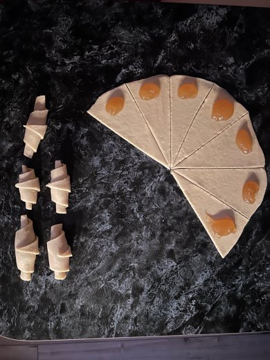 Рогалики с яблочным повидлом - Шаг 9