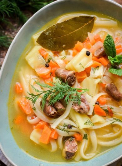 Суп с лапшой и куриными сердечками 🍲 - Шаг 8