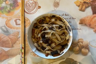 Удон с овощами и грибами