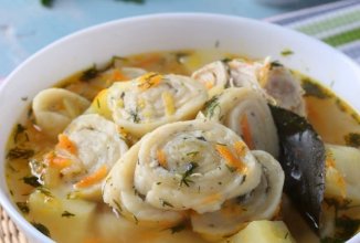 Куриный суп с чесночными галушками 🍲