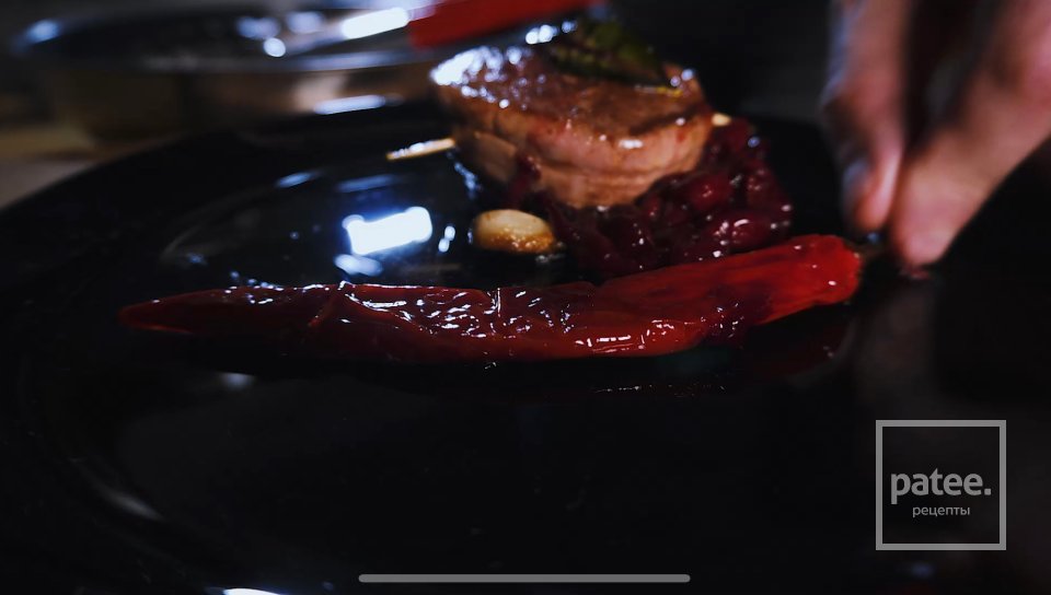 Мидальйон с вишневым соусом чили - Шаг 8