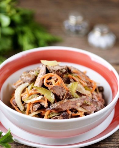 Салат «Зимушка» с печенью и корейской морковью 🥗 - Шаг 6