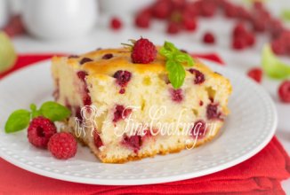 Сметанный пирог с малиной