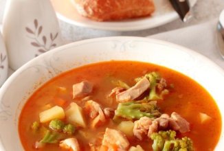 Суп с обжаренными куриными бедрами 🍲