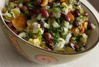 Салат из фасоли с грибами