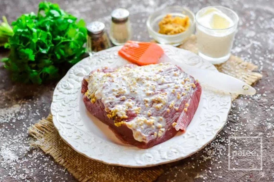 Классический рецепт мягкой и сочной говядины в духовке 🥩 - Шаг 4