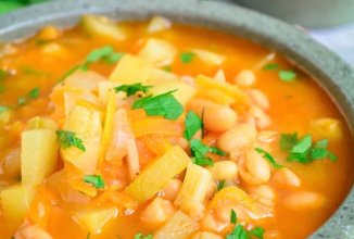 Суп с фасолью и кабачками 🍲