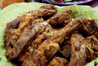 Свиные ребрышки в казане на костре 🍖