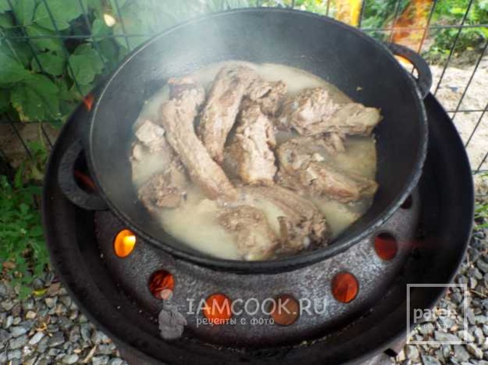 Свиные ребрышки в казане на костре 🍖 - Шаг 6