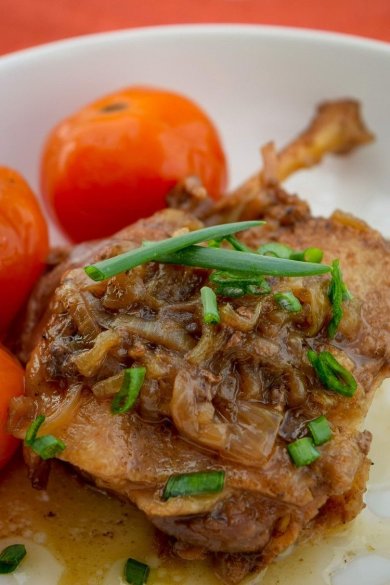 Утка томленая в красном вине с луком 🍗 - Шаг 1