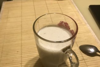 Коктейль из банана(и по желанию мюсли)