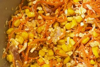 салат с корейской морковкой и копченой курицей