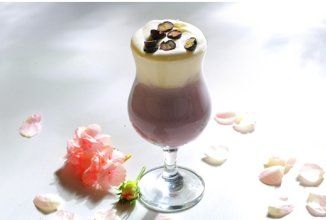 Коктейль черничная колада