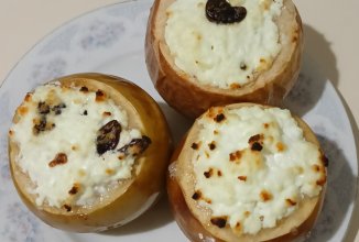 Запечённые яблоки с творогом