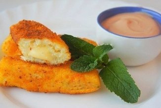 Картофельные палочки с сыром.