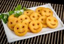 Картофельные смайлики.