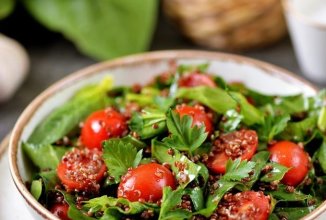 Салат с киноа и шпинатом 🥗
