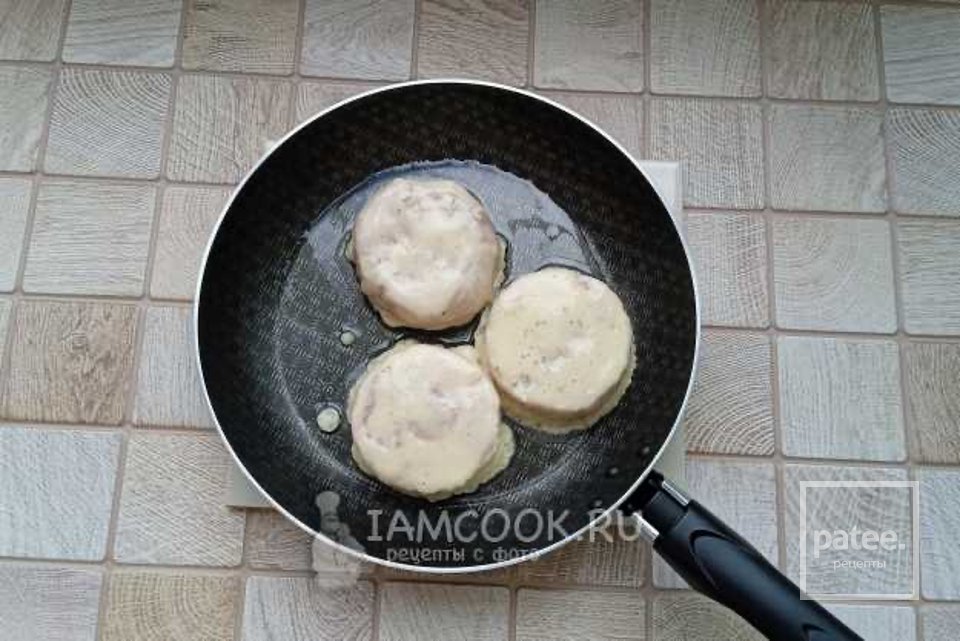 Медальоны из хека на сковороде 👍🏼 - Шаг 6