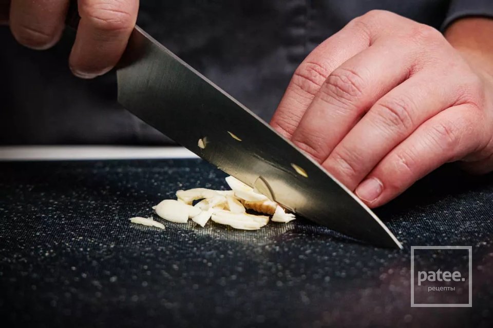 Сёмга с брокколи и зелёным горошком, запечённая в сливках - Шаг 2