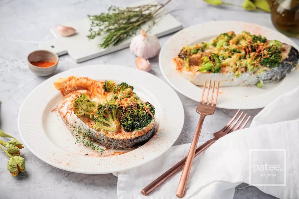 Сёмга с брокколи и зелёным горошком, запечённая в сливках - Шаг 7