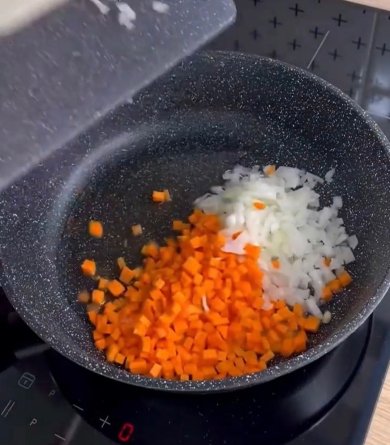 Пан-азиатский рис с курицей и овощами - Шаг 1