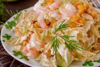 Салат с креветками, пекинской капустой и кукурузой 🥗