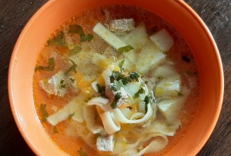 Суп из свинины с лапшой