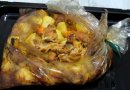 Мясо с картошкой в рукаве