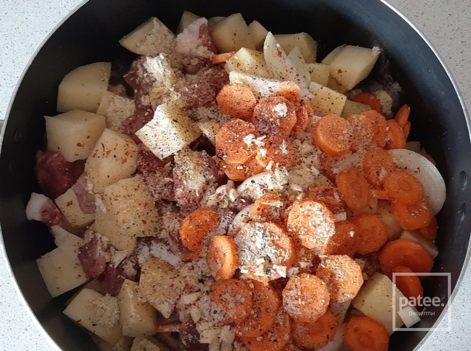 Мясо с картошкой в рукаве - Шаг 4