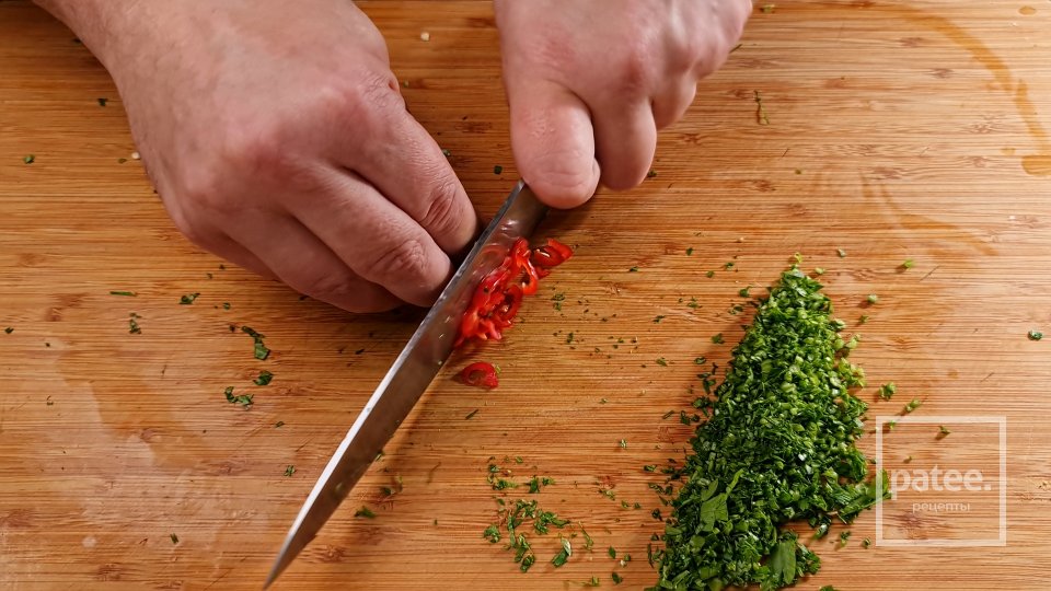 Бургер с начинкой из артишока сыра и зелени. - Шаг 2