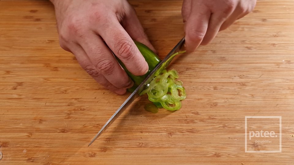 Бургер с начинкой из артишока сыра и зелени. - Шаг 6