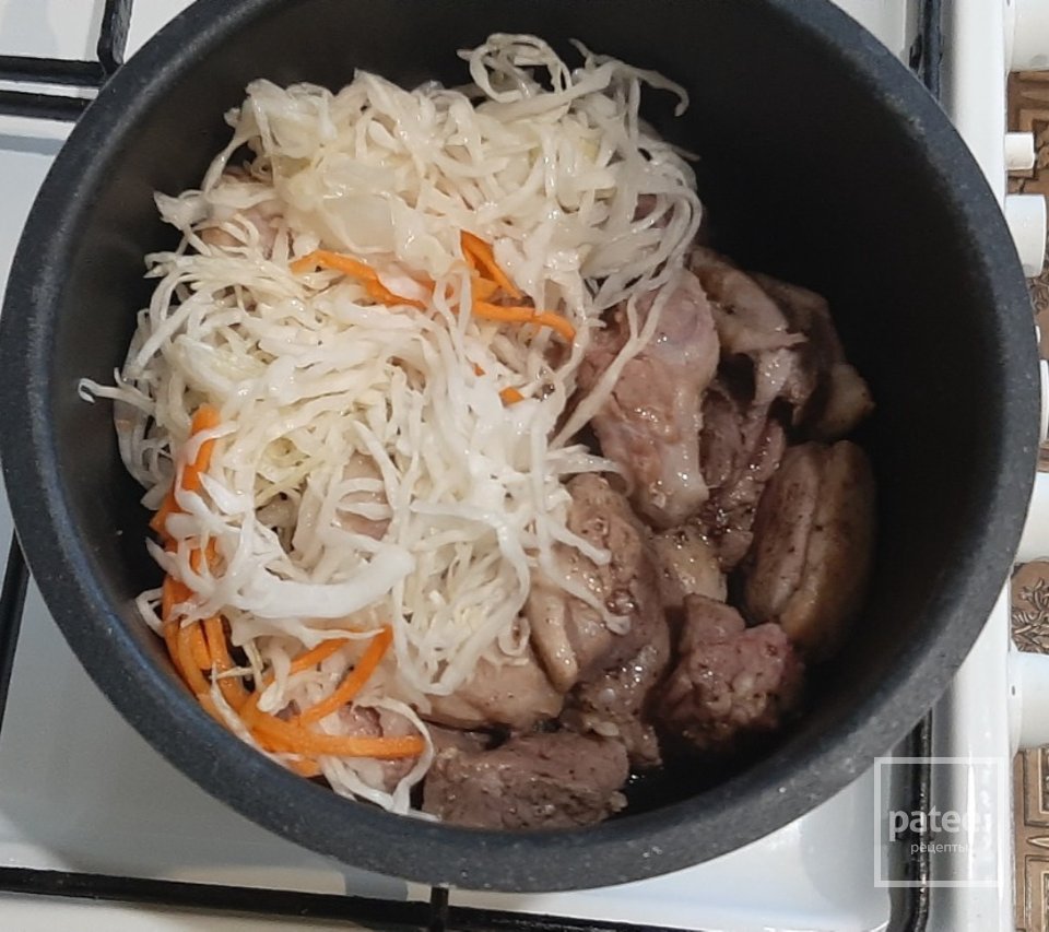 Утка тушеная с квашеной капустой - Шаг 3