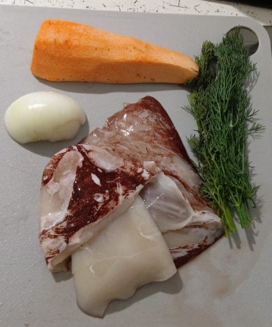 Кальмары с овощами - Шаг 1